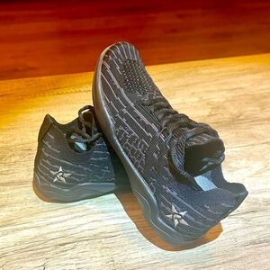 Rebel Revolt Blackout Cheer Shoe sz youth 3